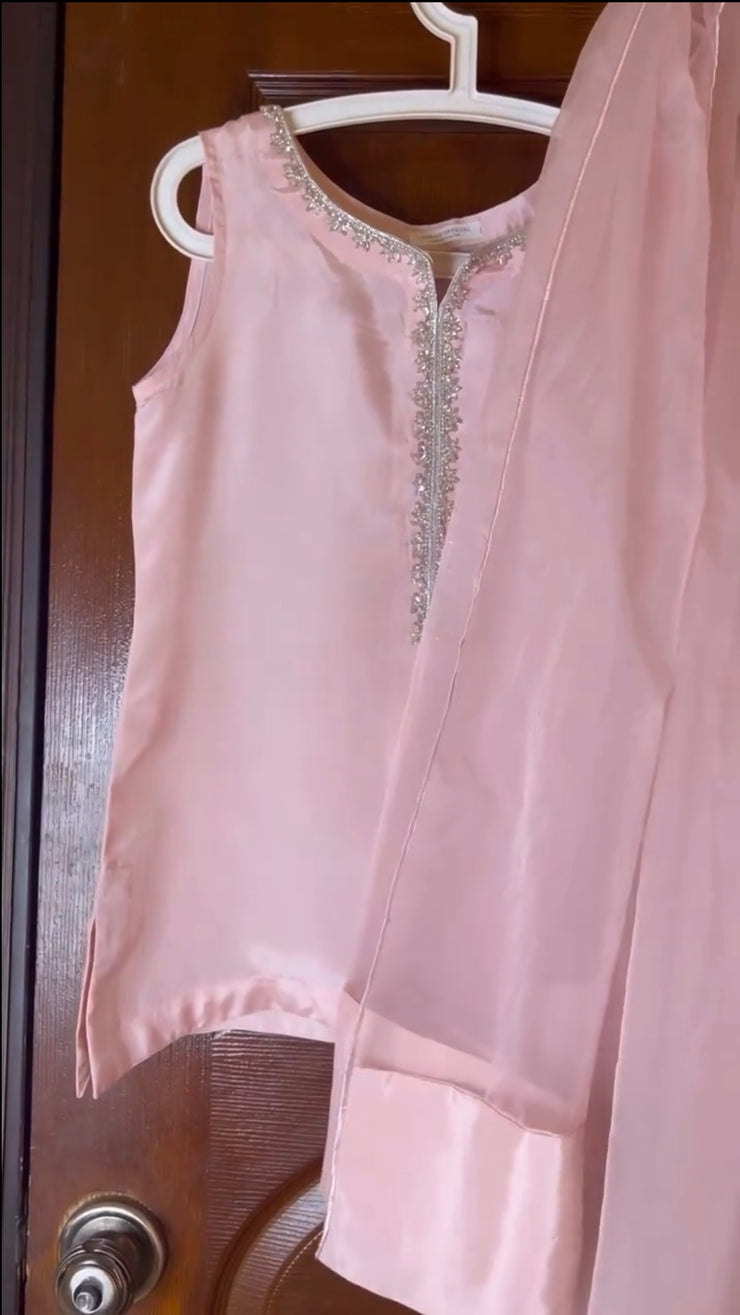HAZEL PINK