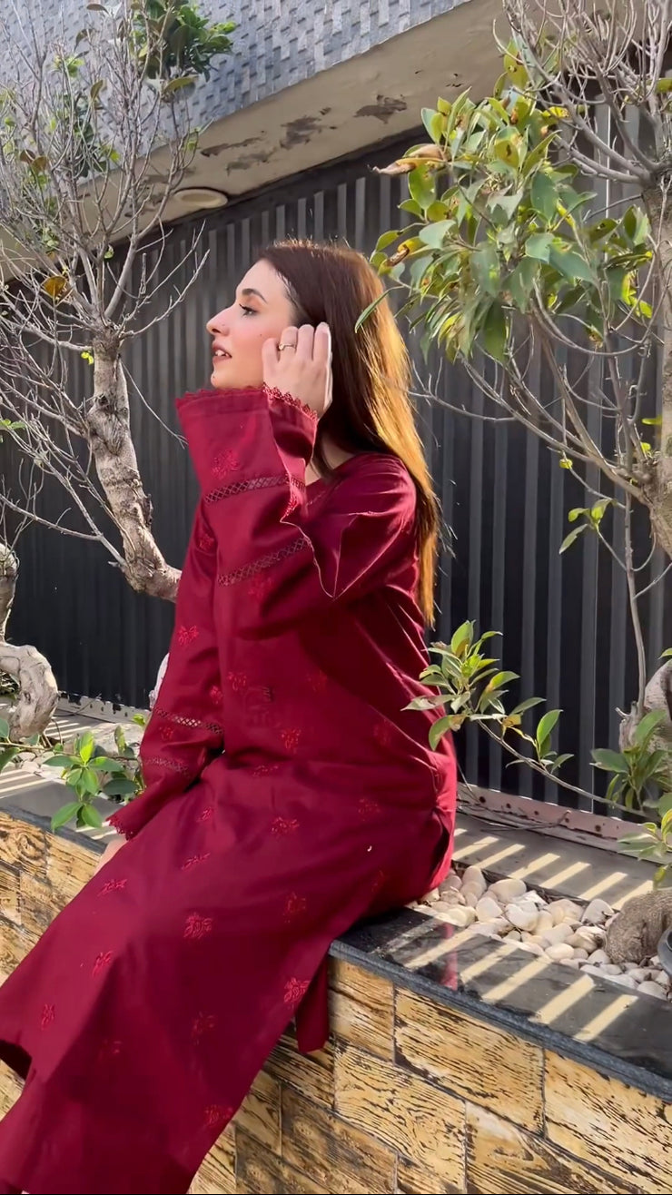 MAROON